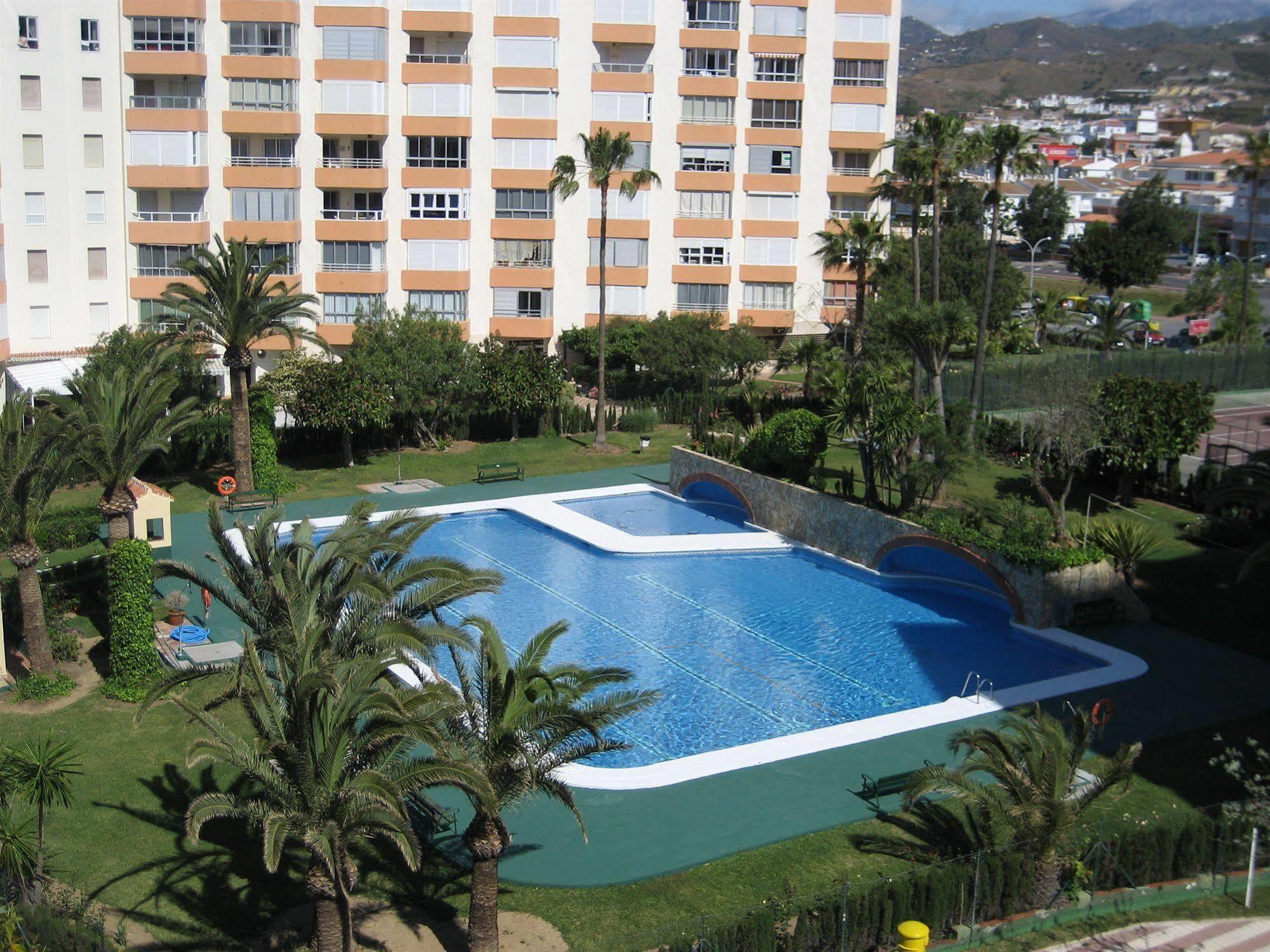 Apartamentos Intercentro Torrox-Costa Bagian luar foto